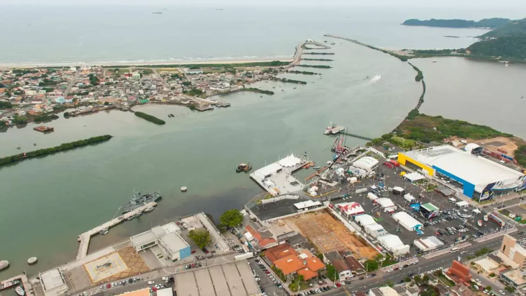 por-que-investir-em-imoveis-na-praia-brava